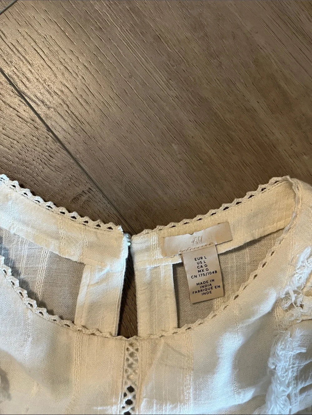 H&M White Ruffled Top - Picture 4 of 4